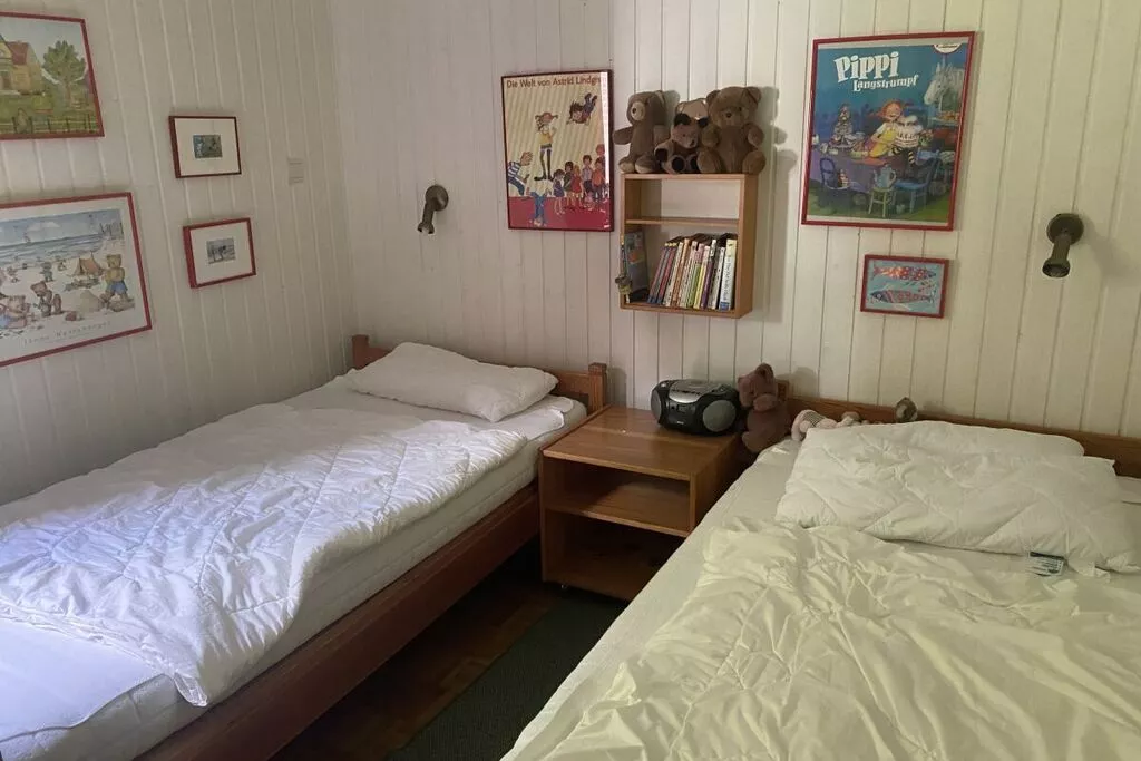 493767-Bedroom
