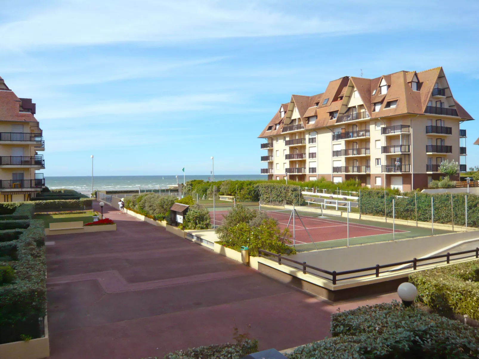 Les Normandières-Outside