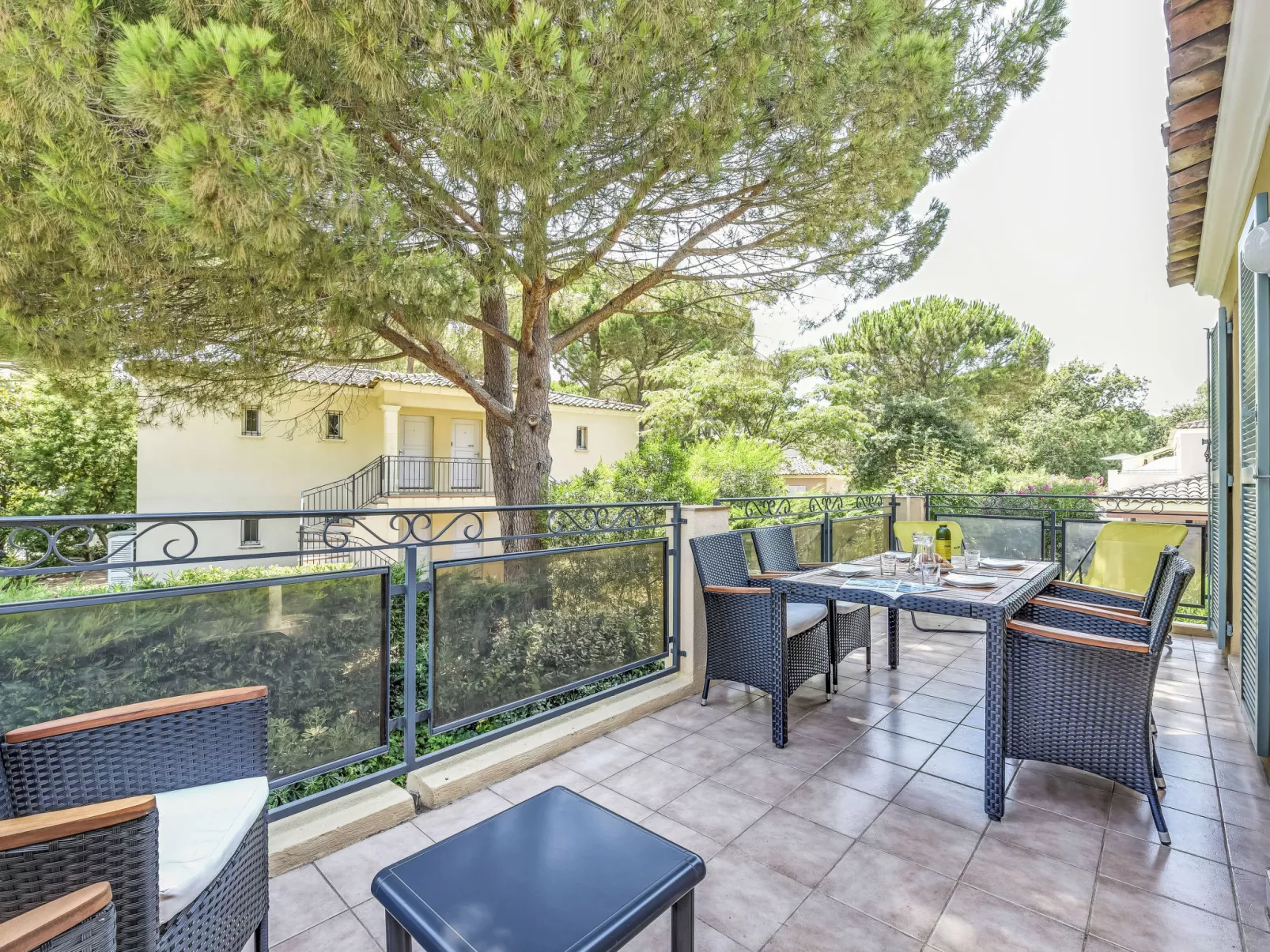 Le Jardin d'Artemis-Outside