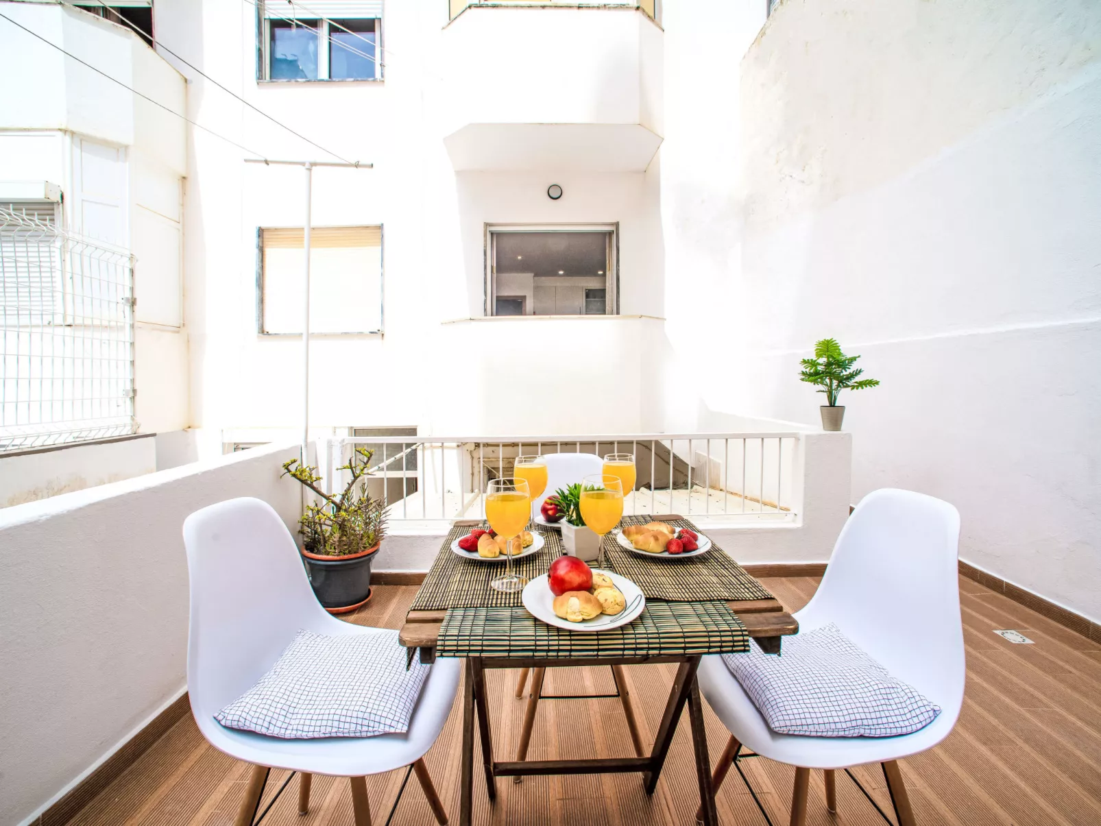 Seaside Getaways-Inside