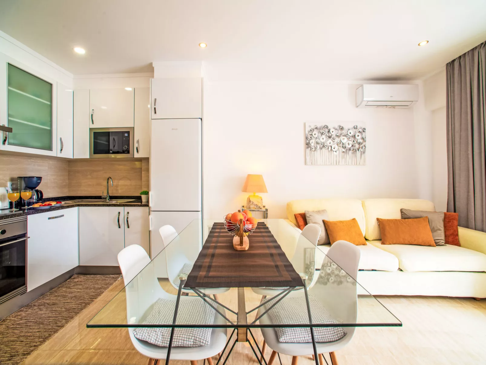 Seaside Getaways-Inside