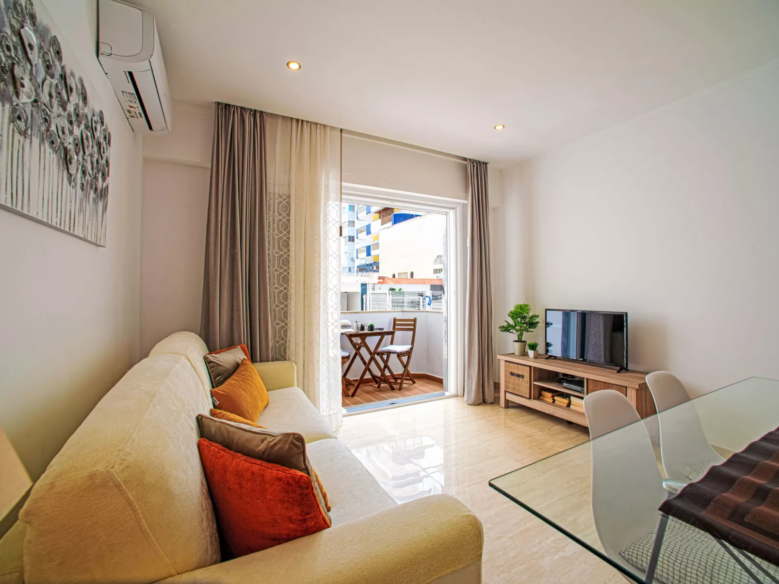 Seaside Getaways-Inside