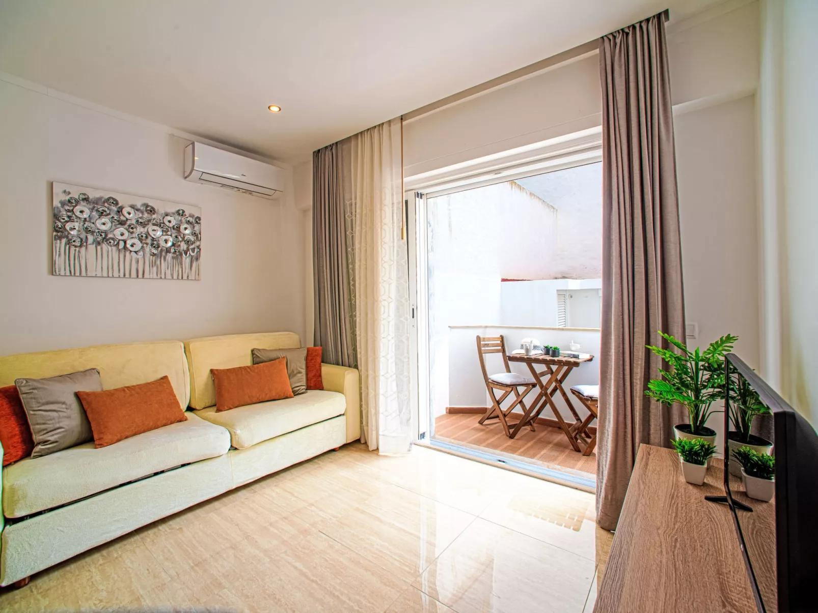 Seaside Getaways-Inside