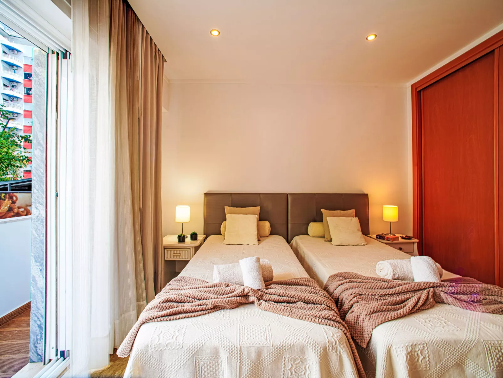 Seaside Getaways-Inside