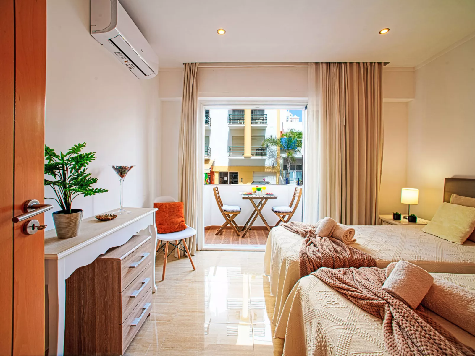 Seaside Getaways-Inside