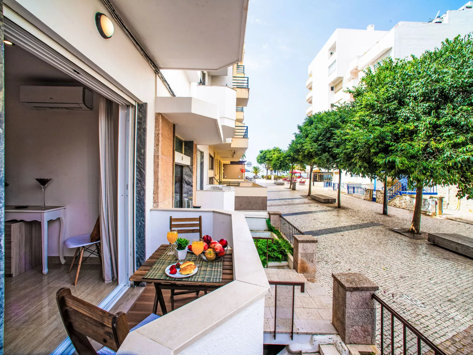 Seaside Getaways-Inside
