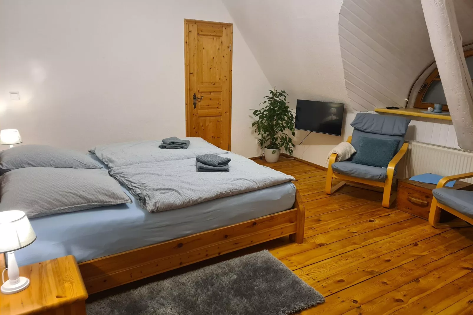 Schoene Wohnung im reetgedachten Bauernhaus-Schlafzimmer