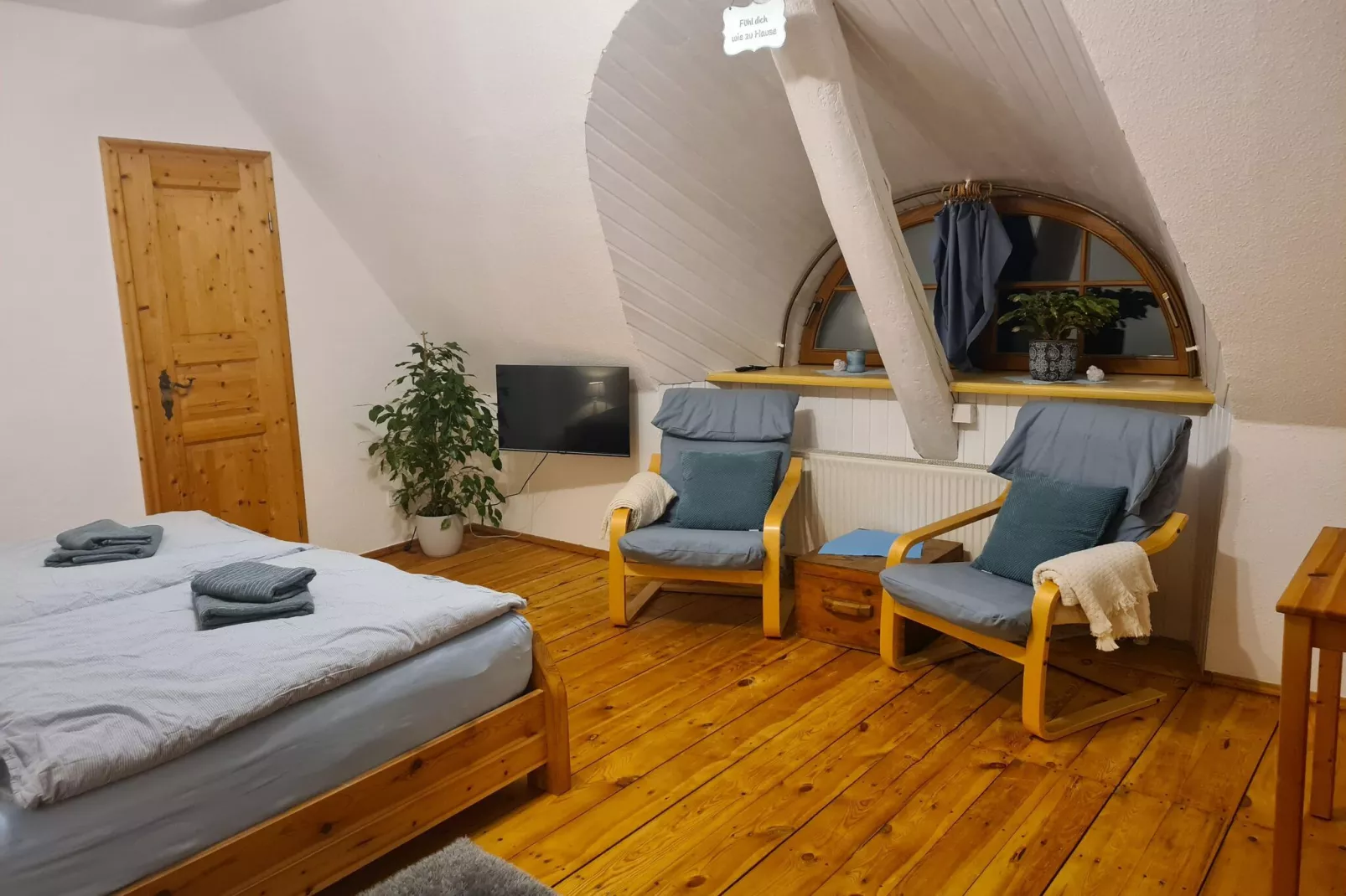 Schoene Wohnung im reetgedachten Bauernhaus-Schlafzimmer