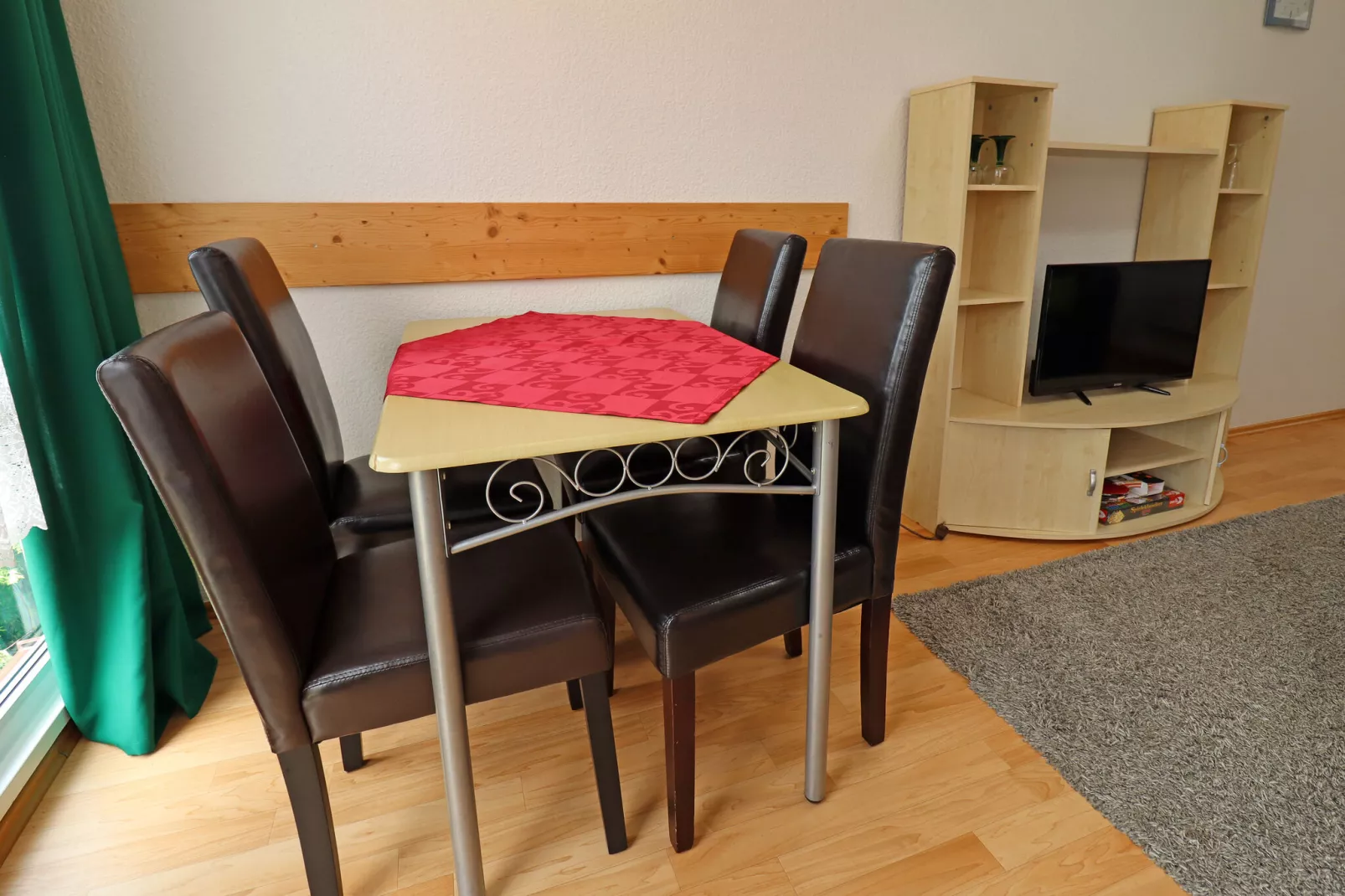Räuberkuhle Koserow-Dining room