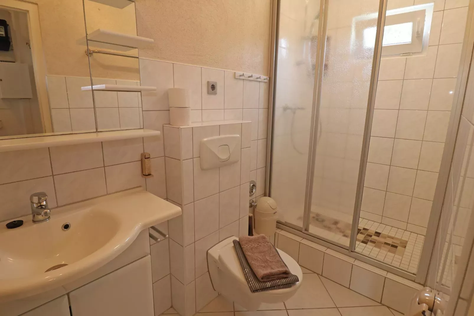Räuberkuhle Koserow-Bathroom
