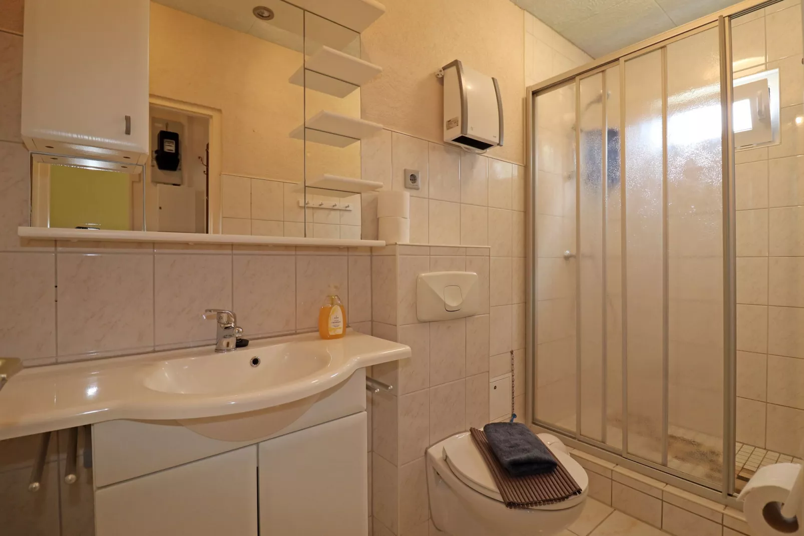 Räuberkuhle Koserow-Bathroom
