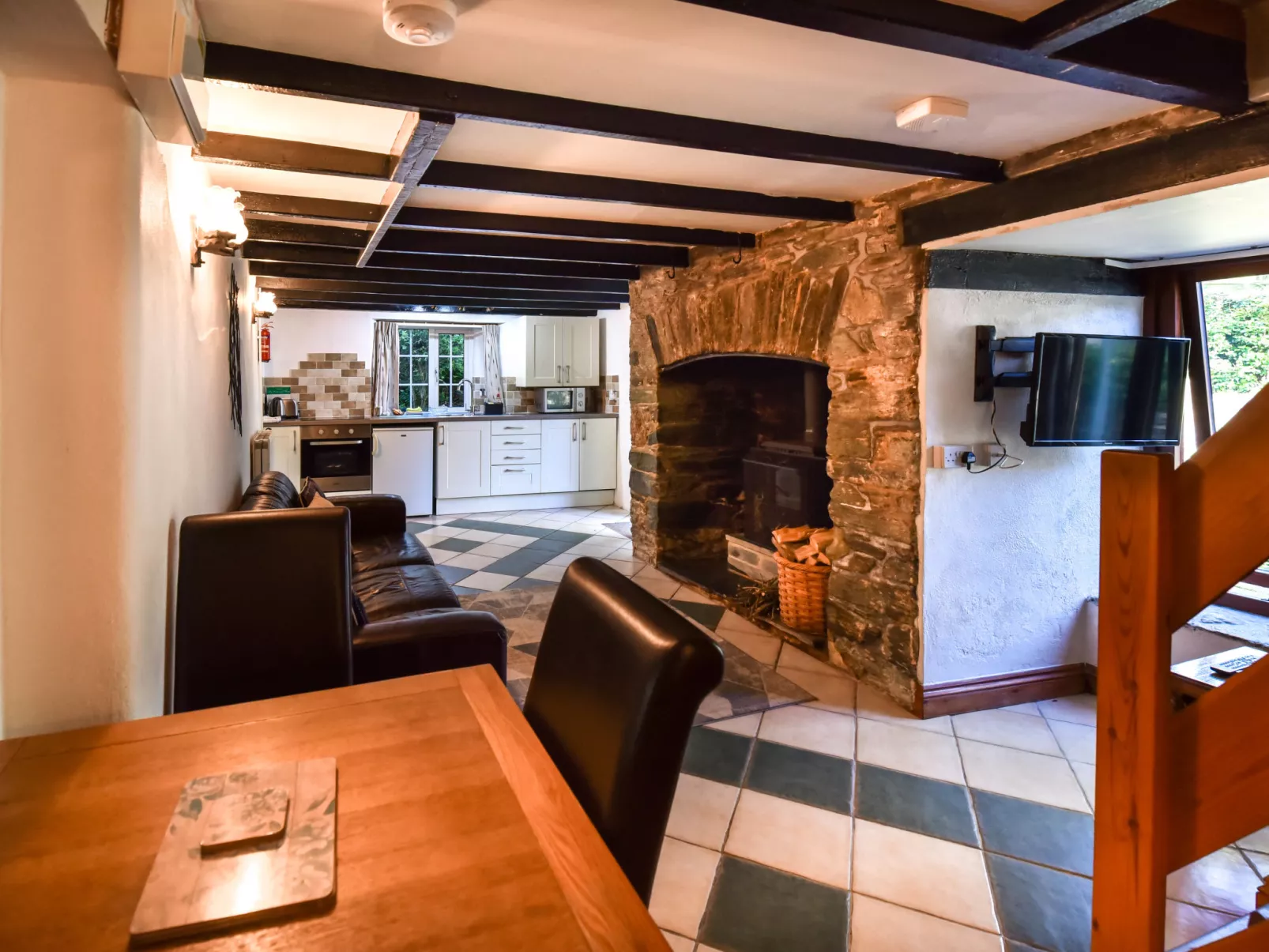 Pump Cottage-Inside