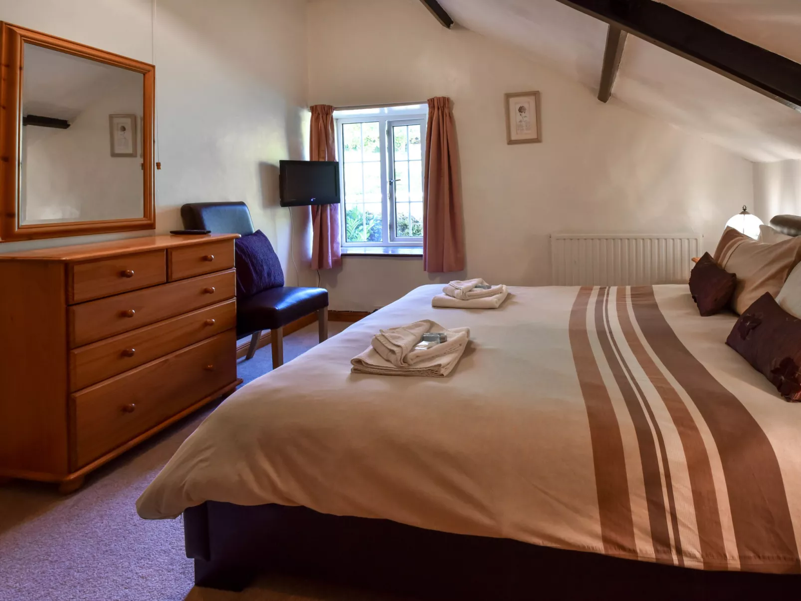 Pump Cottage-Inside