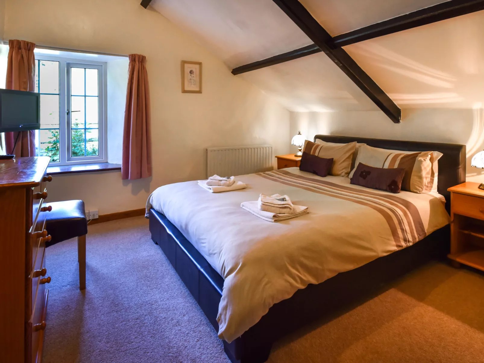 Pump Cottage-Inside