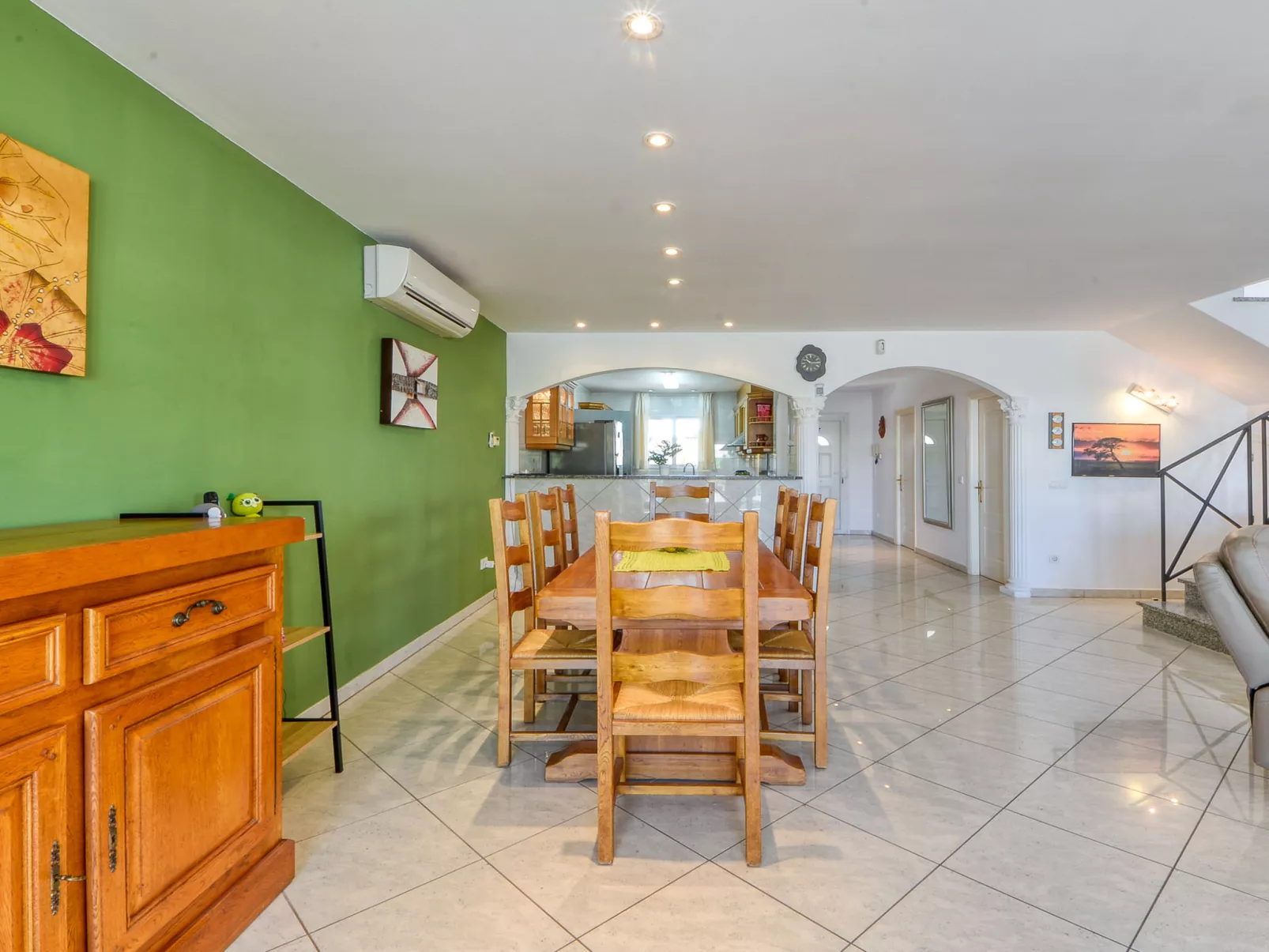 Llobregat 41b-Inside