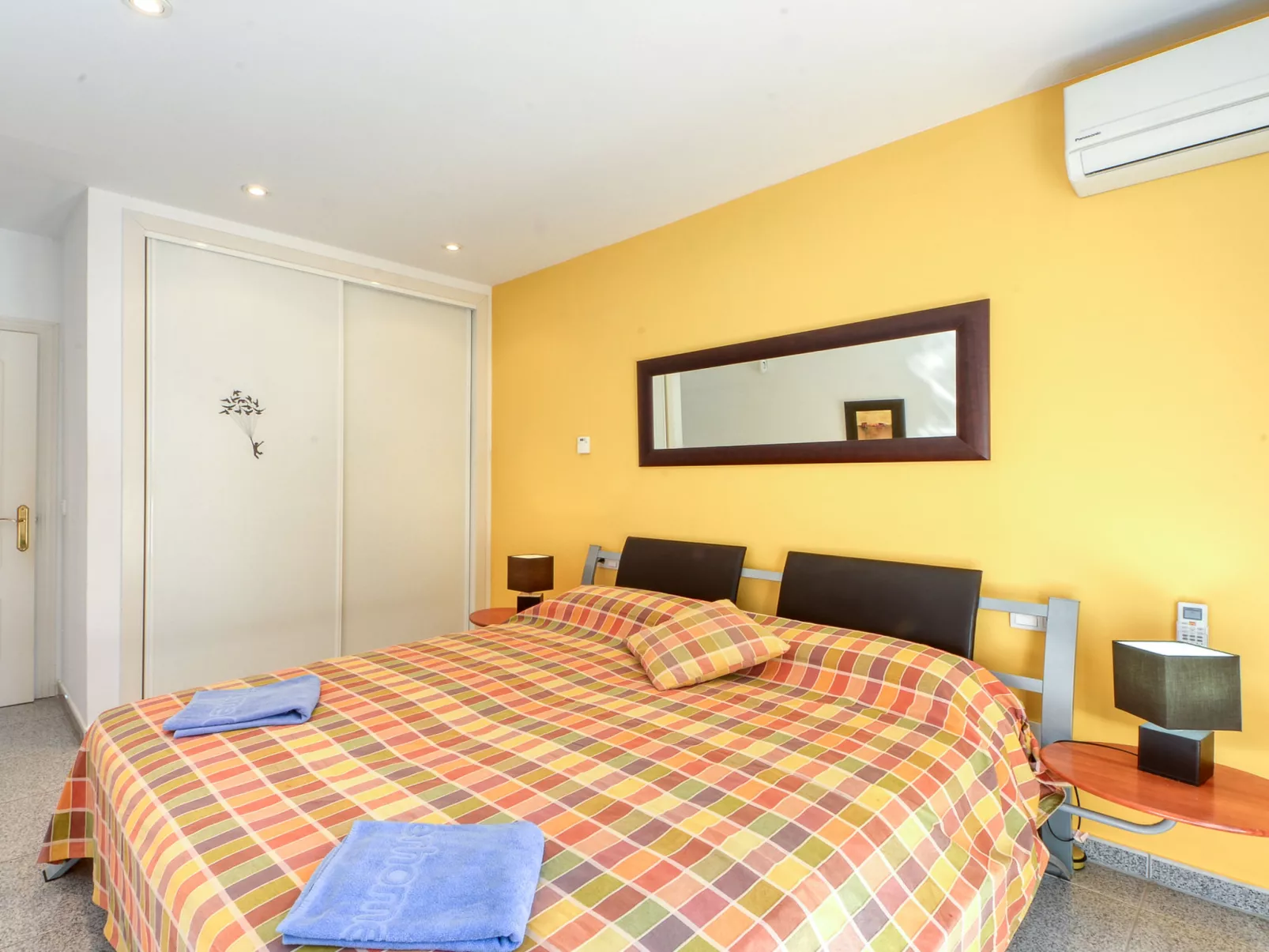 Llobregat 41b-Inside