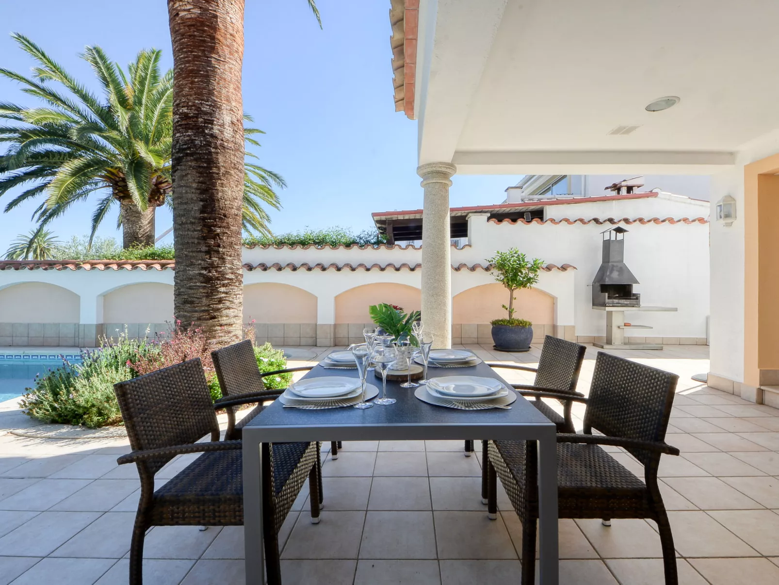 Llobregat 41b-Outside