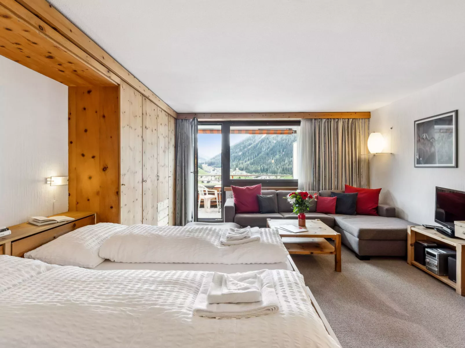 Guardaval Apt 503-Inside