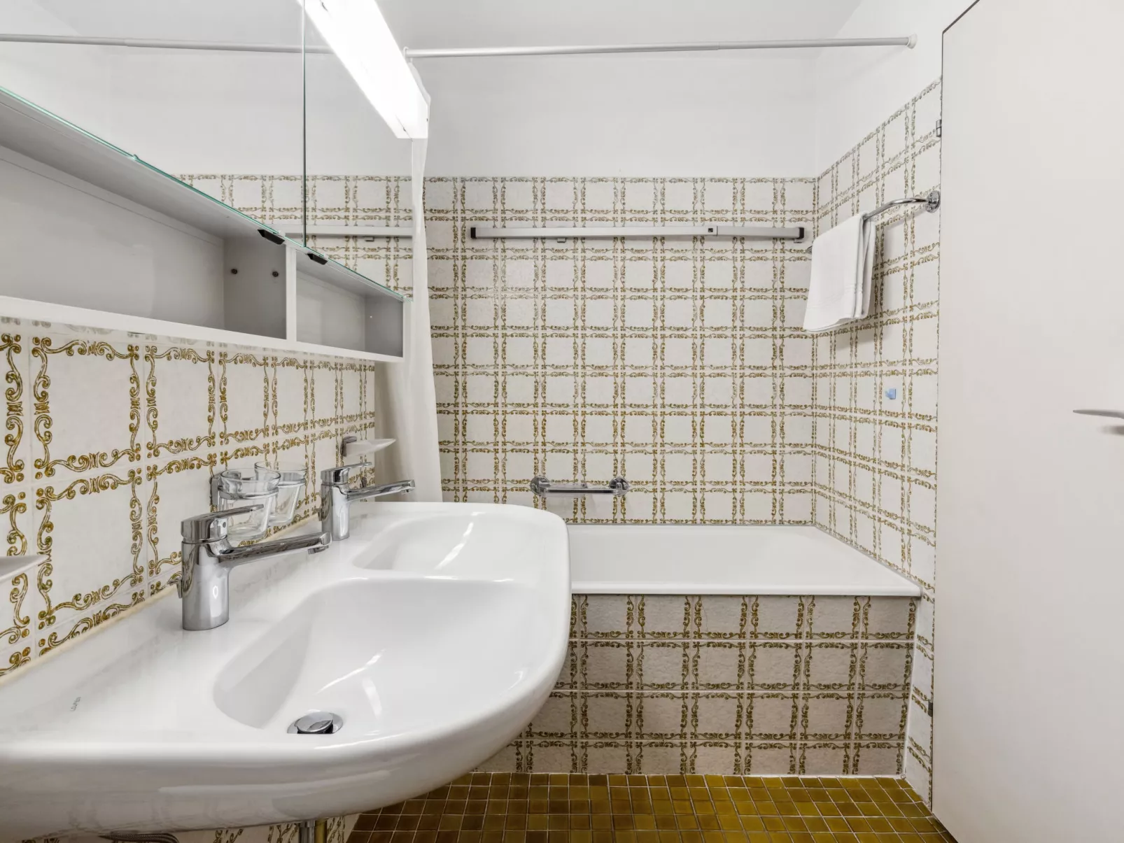 Guardaval Apt 503-Inside