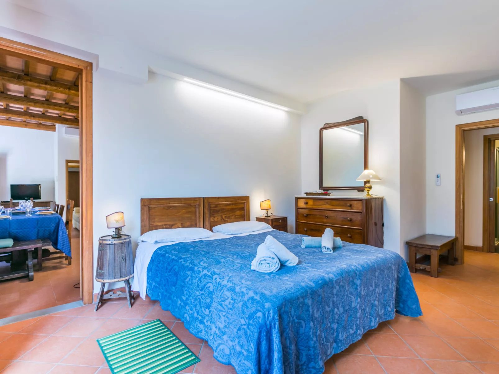 Policleto-Inside