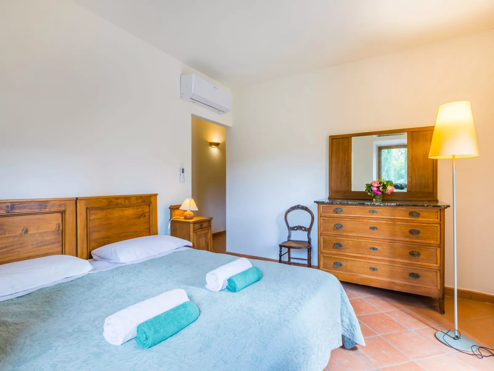 Policleto-Inside