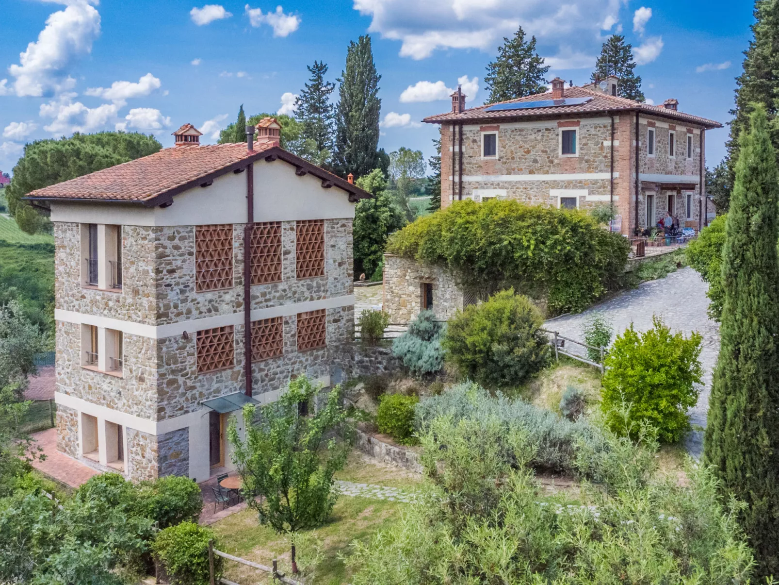 Policleto-Outside
