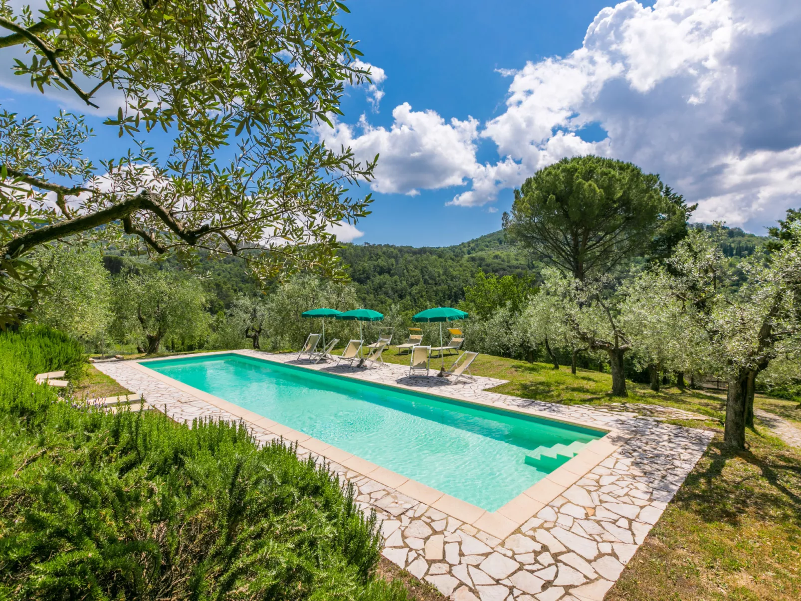 Policleto-Outside