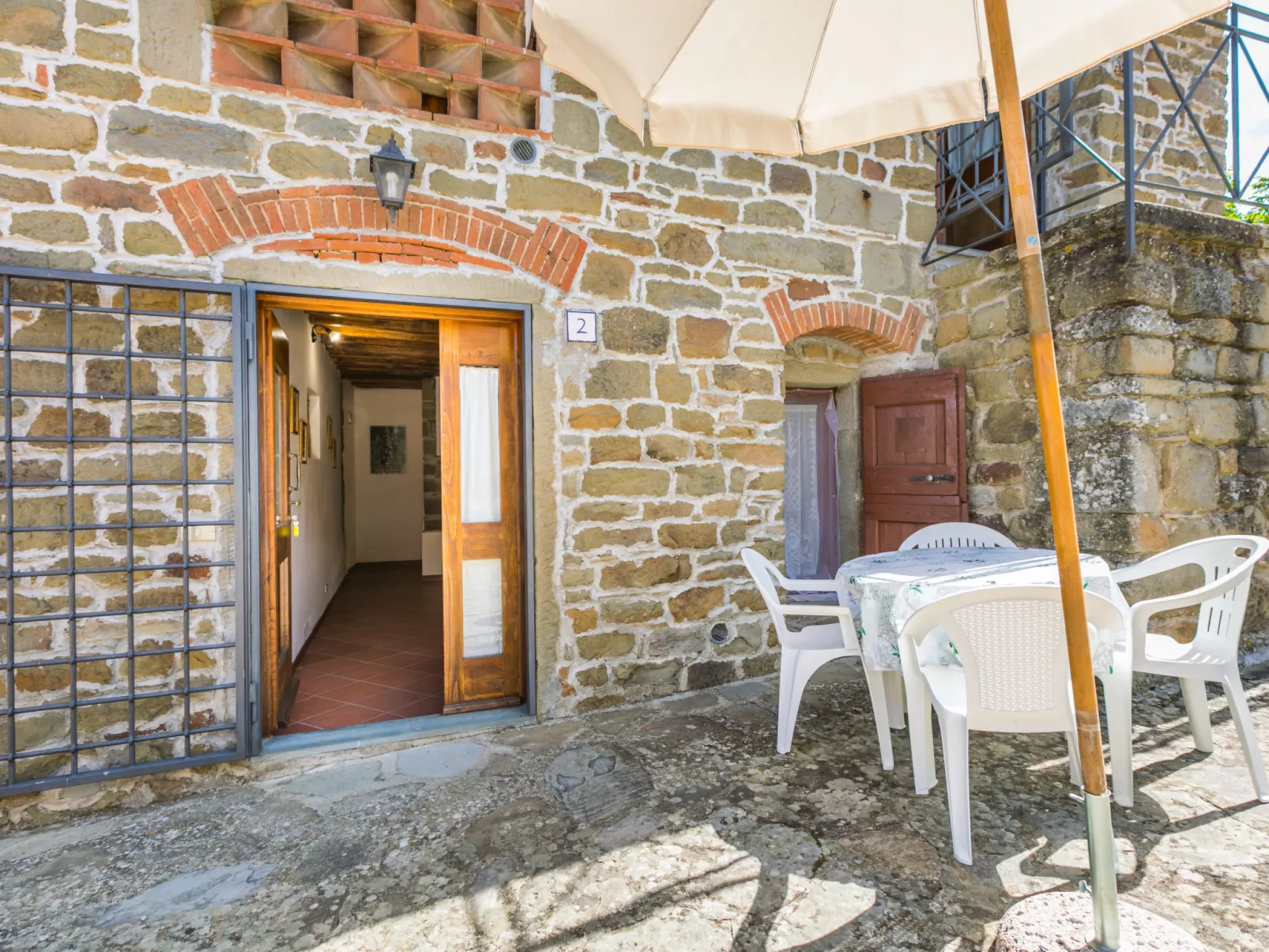 Certina 2-Outside