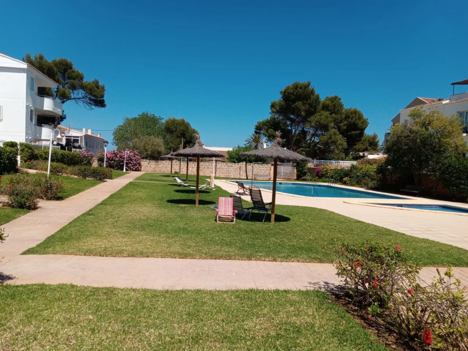 Villas del Mar-Outside