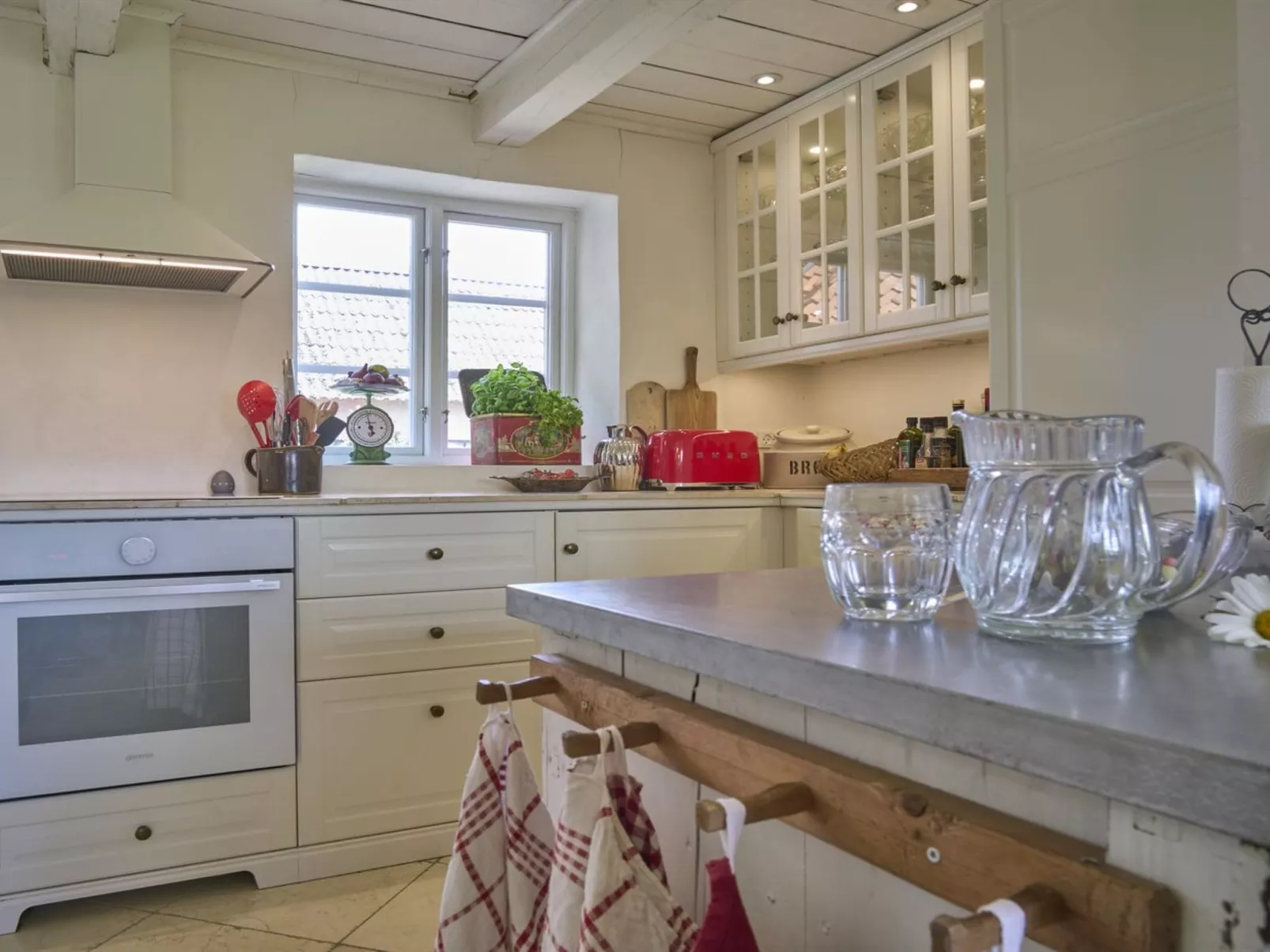 "Merrit" - 250m from the sea-Draußen