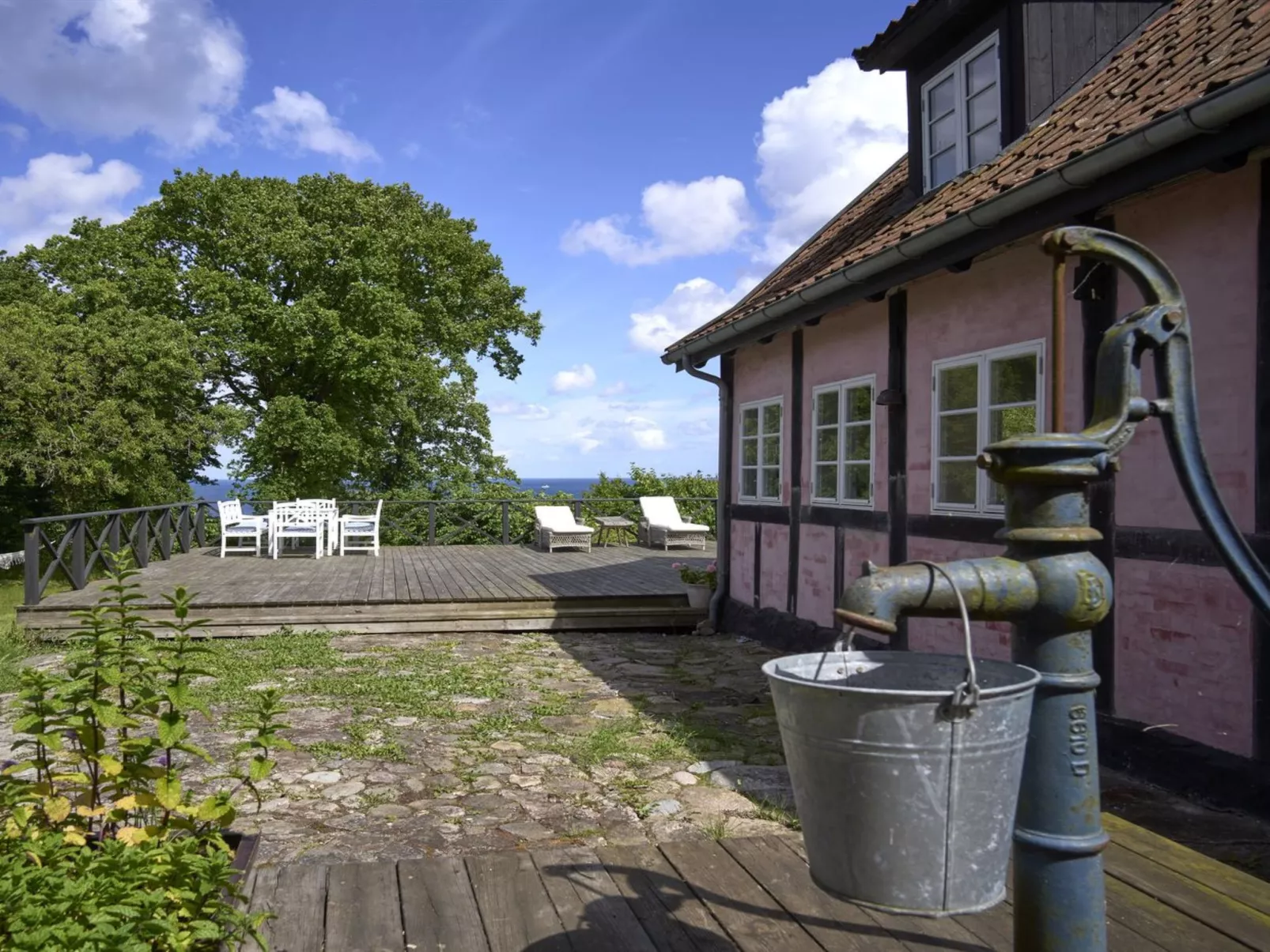 "Merrit" - 250m from the sea-Draußen