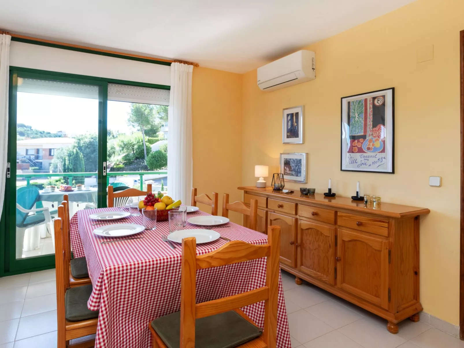 Mediterrani-Inside