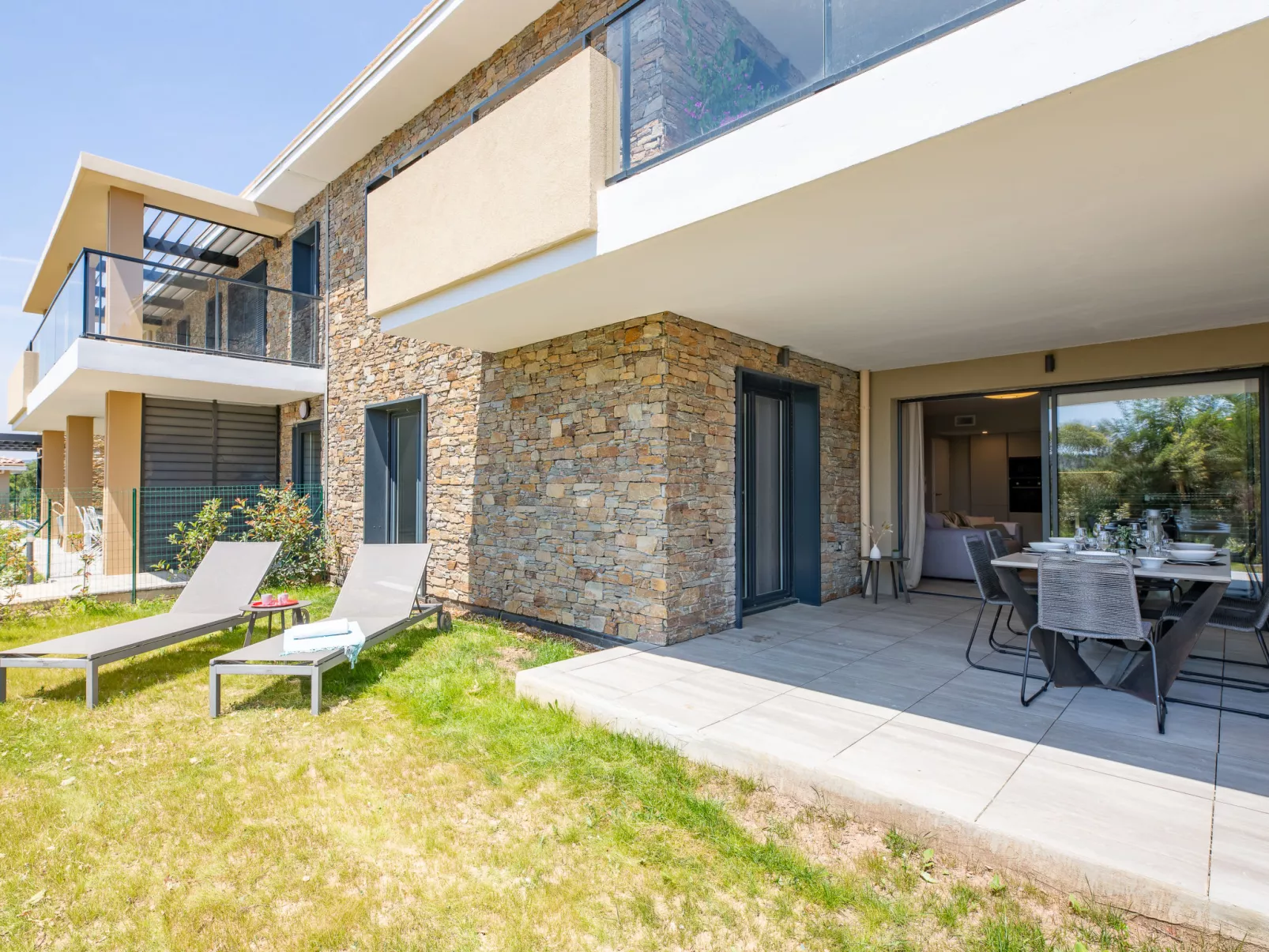 Le Clos d'Alice-Outside