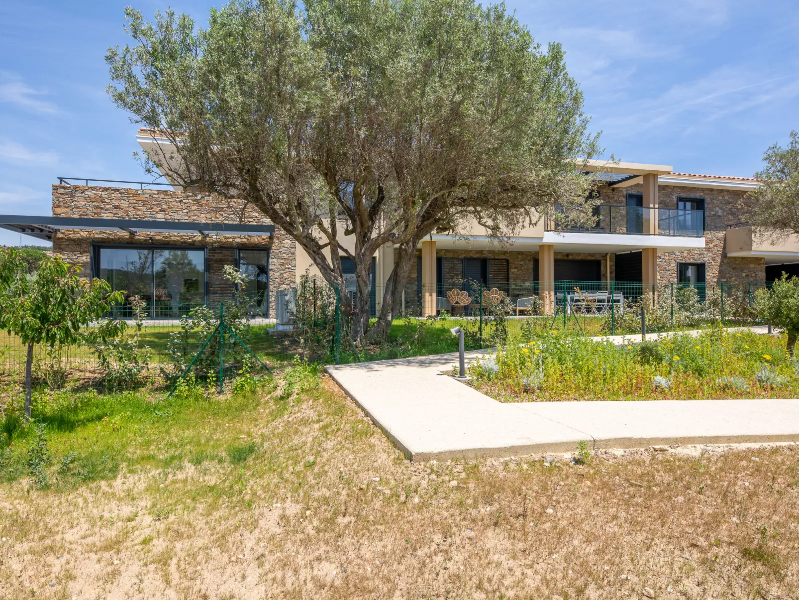 Le Clos d'Alice-Outside