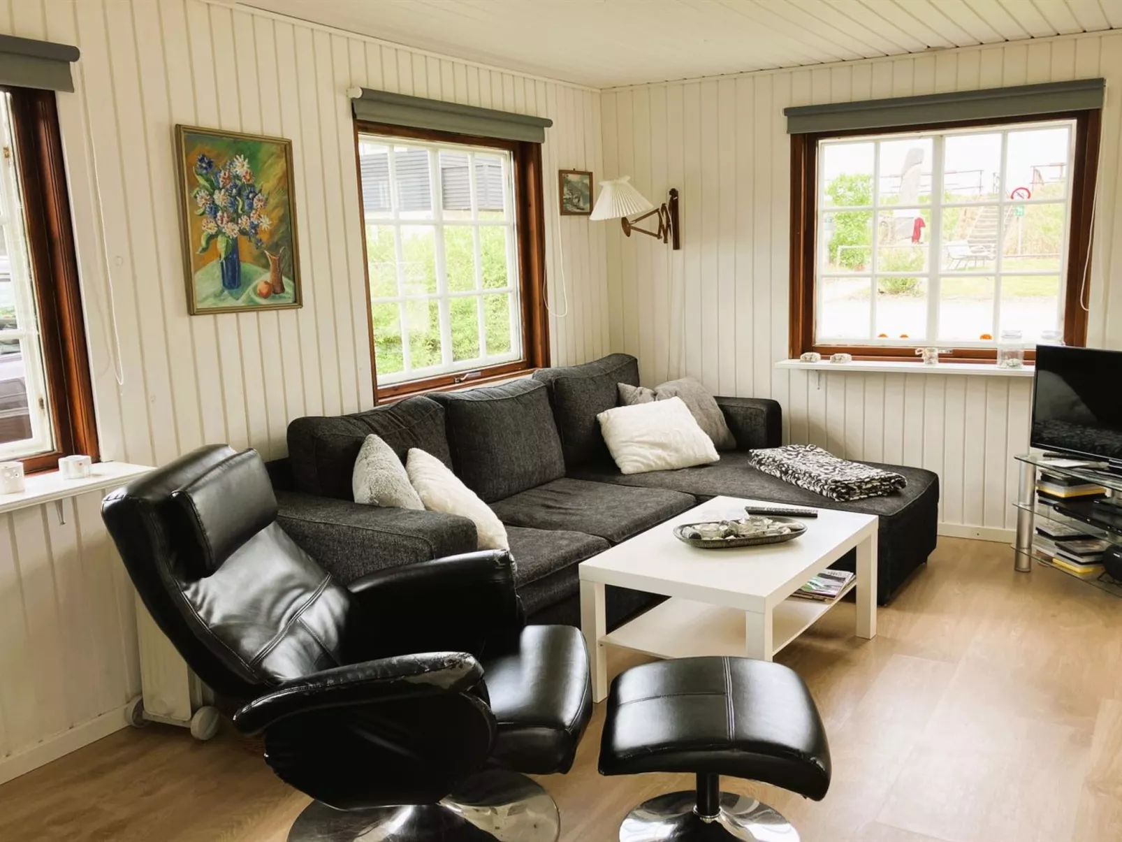 "Neea" - 40m from the sea-Inside
