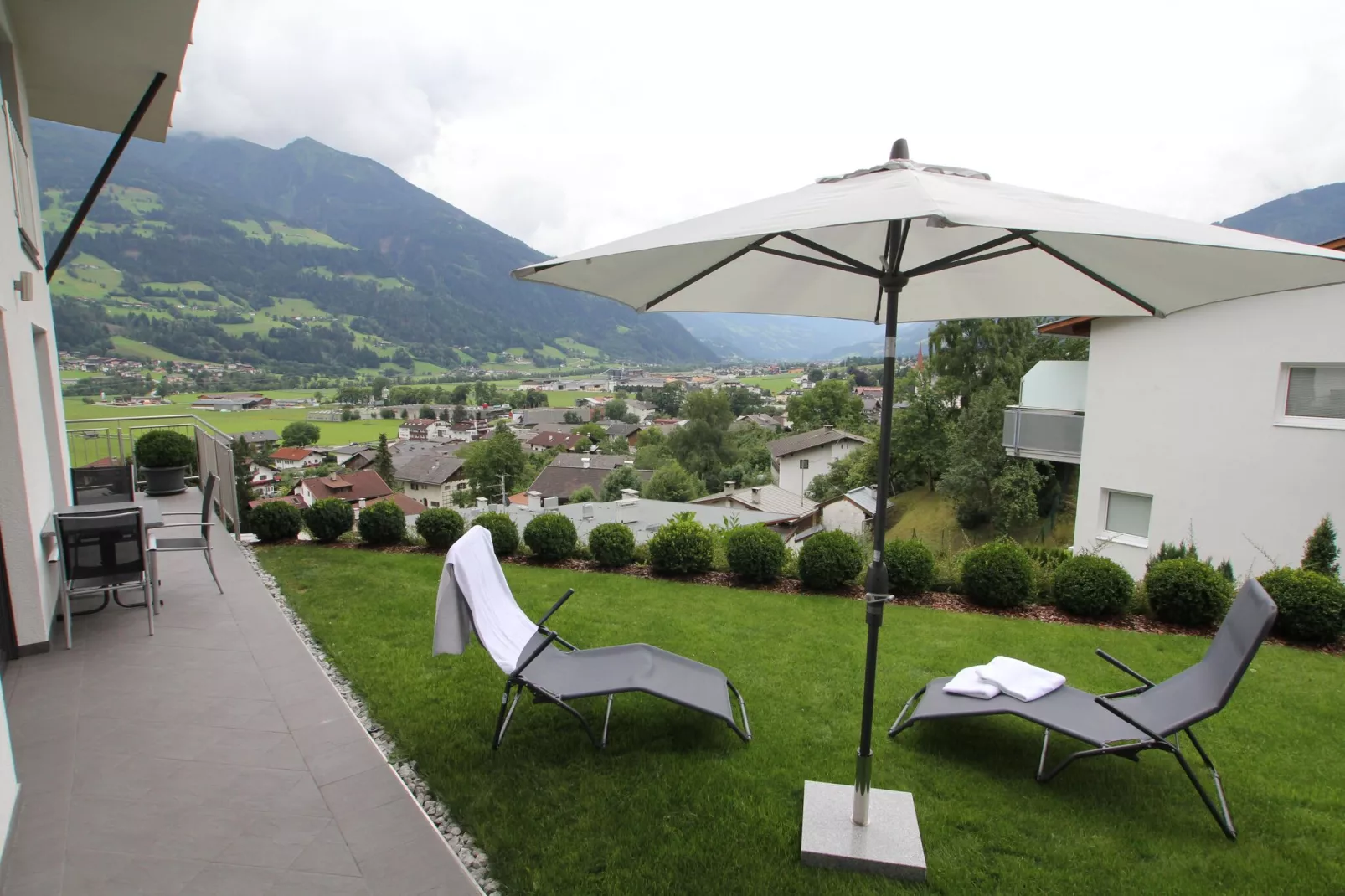 Apart Panorama-Exterior summer