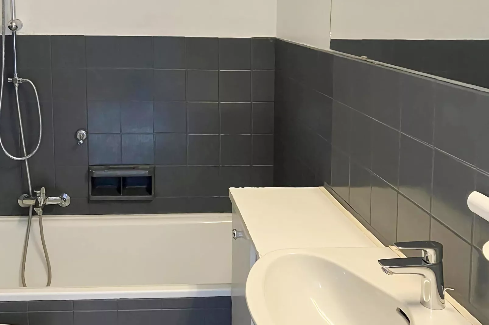 MERCATOR 0502PK-Bathroom