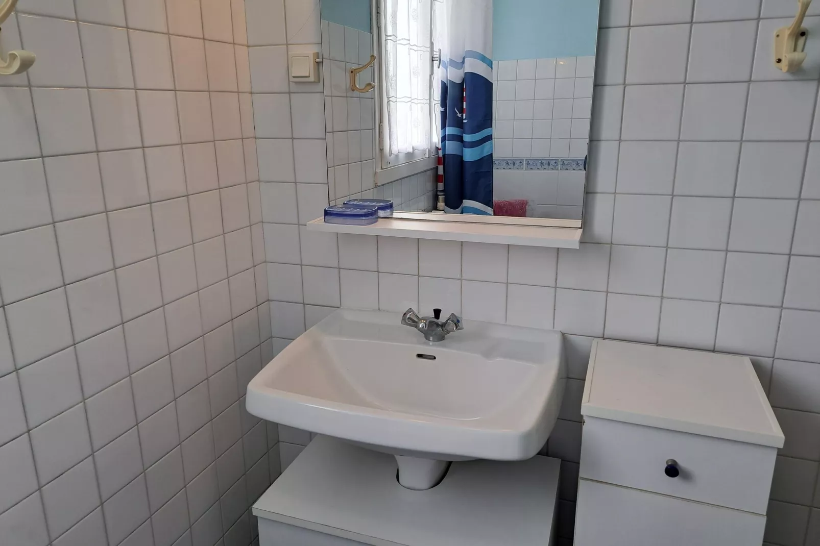 50m vom Sandstrand Ferienhaus Ploudalmézeau-Bathroom
