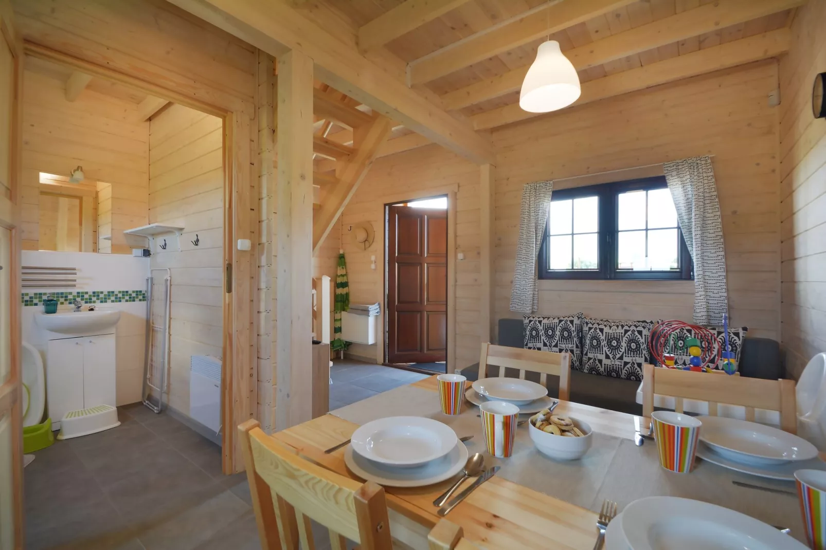 	Domki wakacyjne Lazurowy Brzeg Mielenko-Dining room