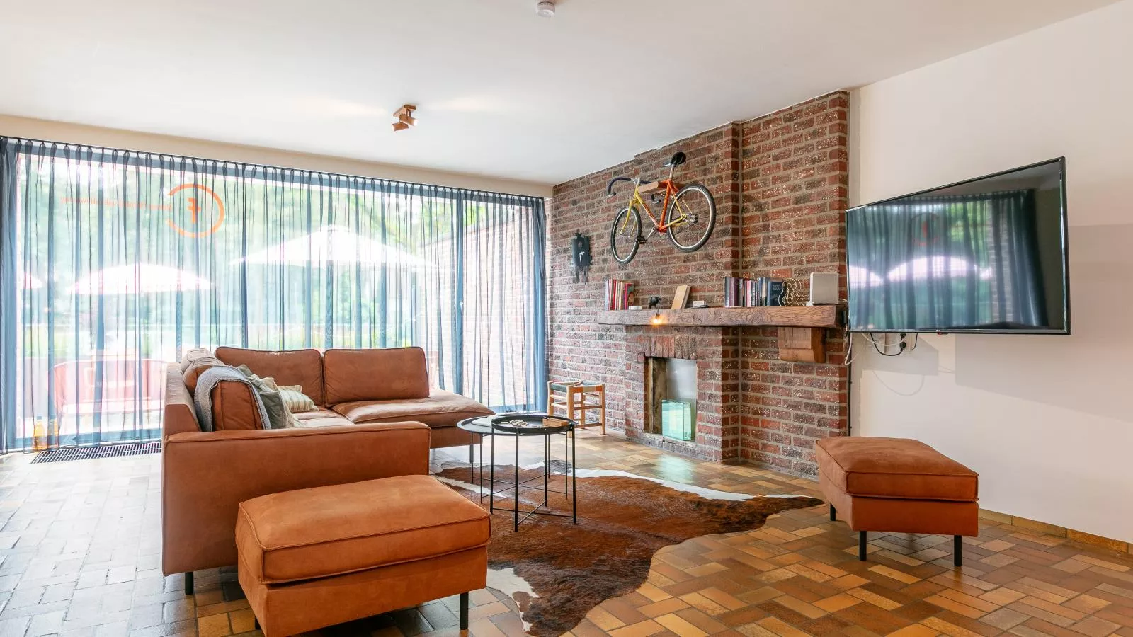 Maison Clement-Living room