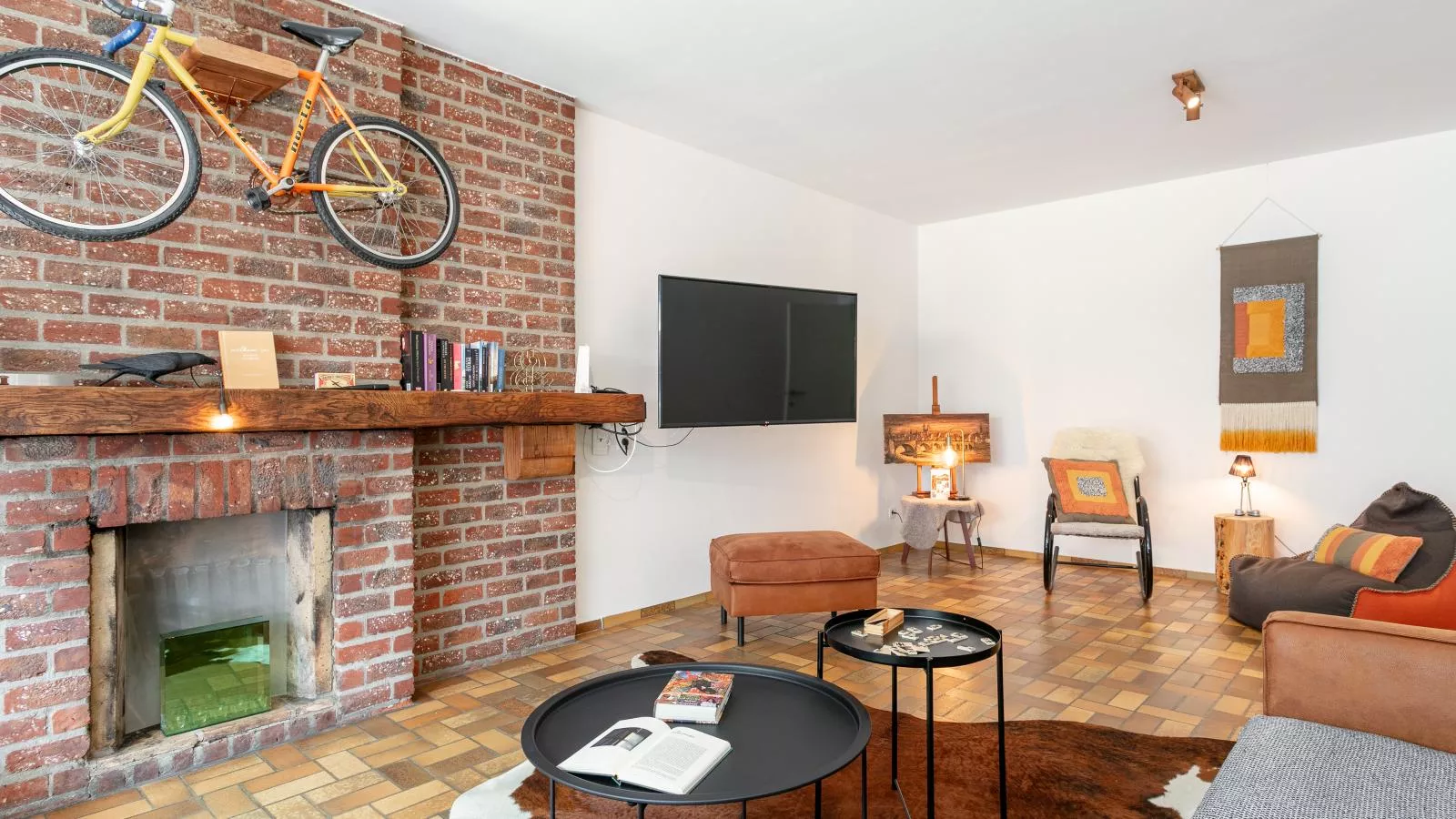 Maison Clement-Living room