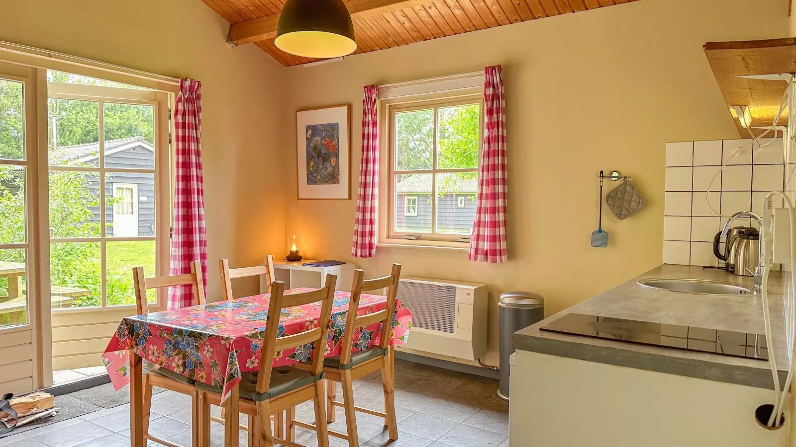 Aarde-Dining room
