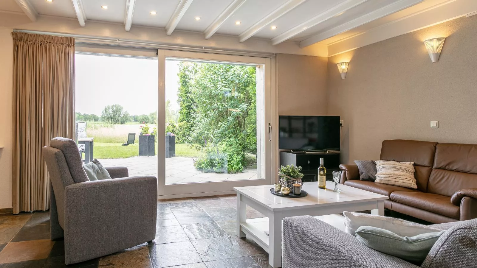 Verzicht-Living room