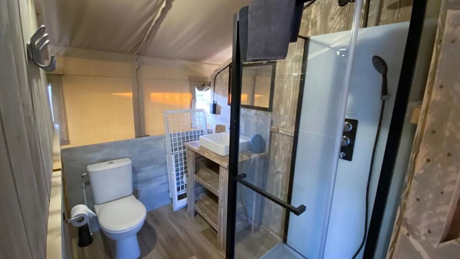 De Vlinder-Bathroom
