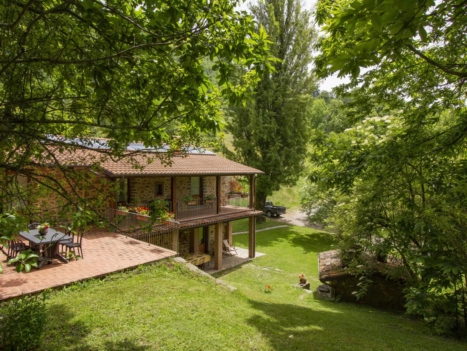 La Moscella-Outside