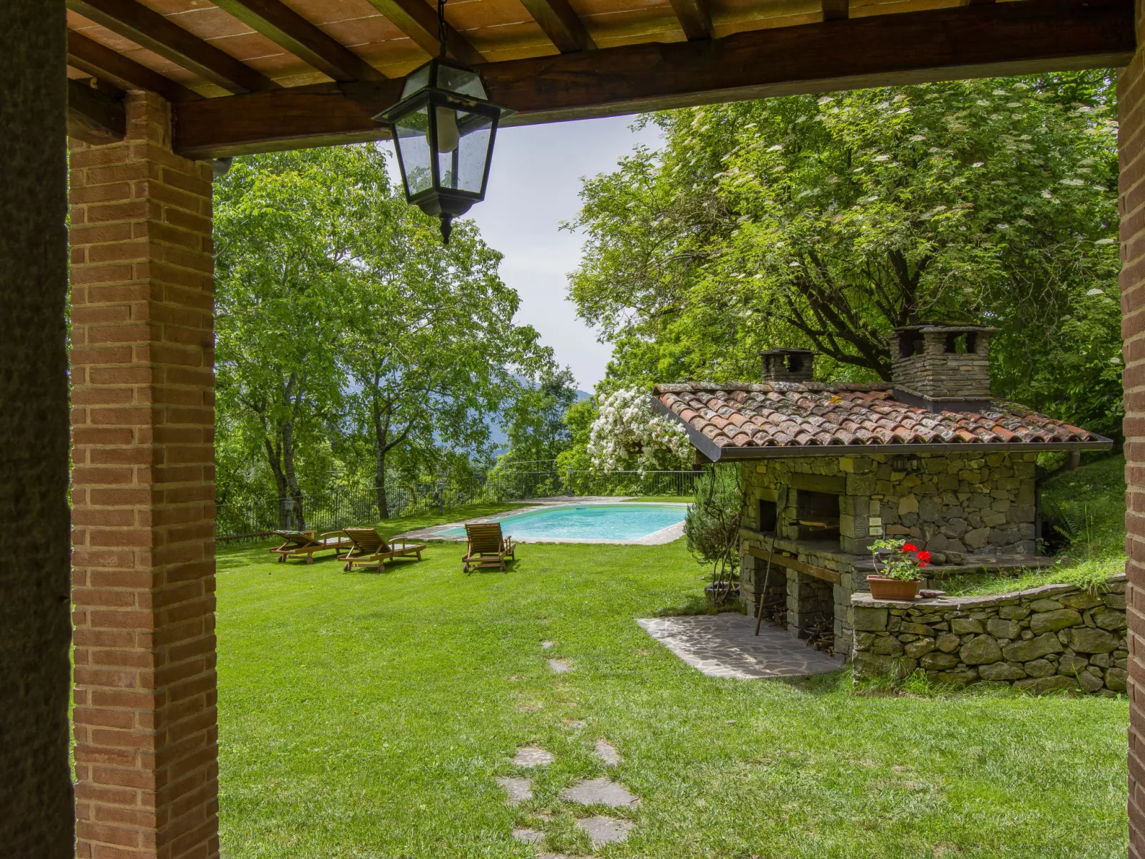 La Moscella-Outside