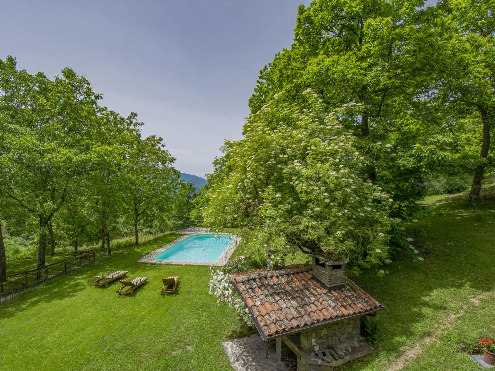 La Moscella-Outside