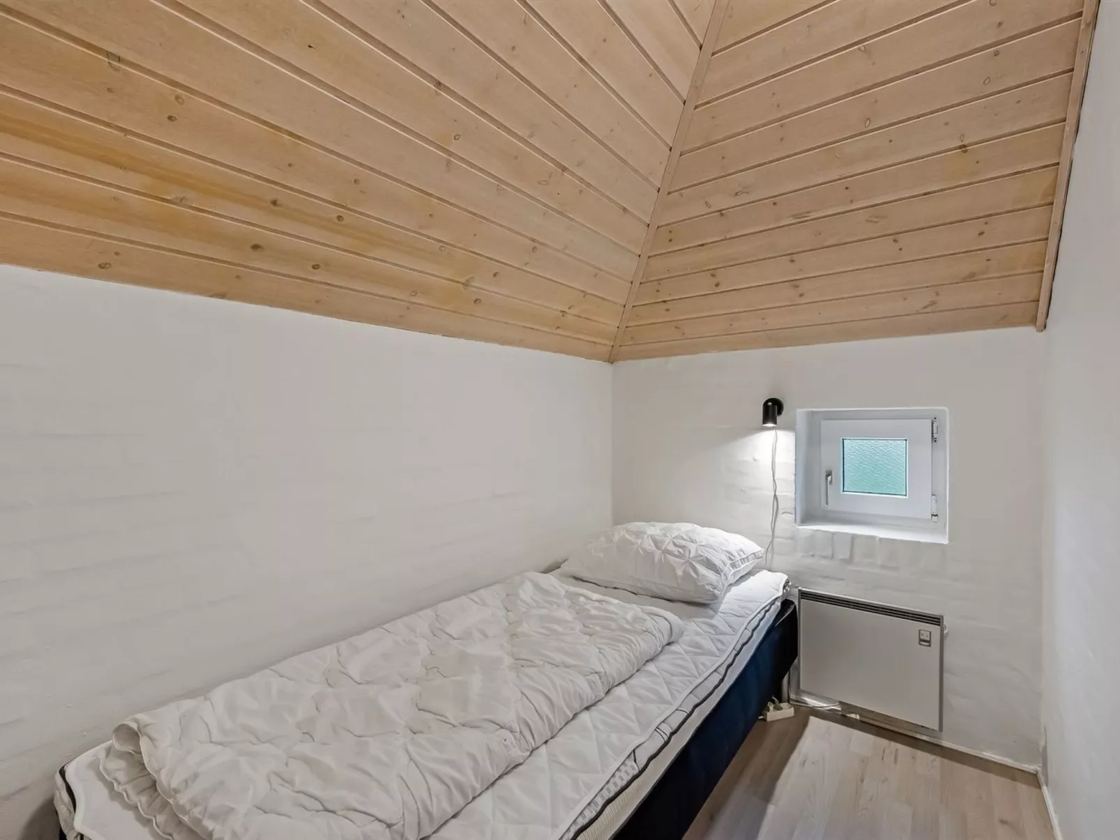 "Botmar" - 1.5km from the sea-Inside