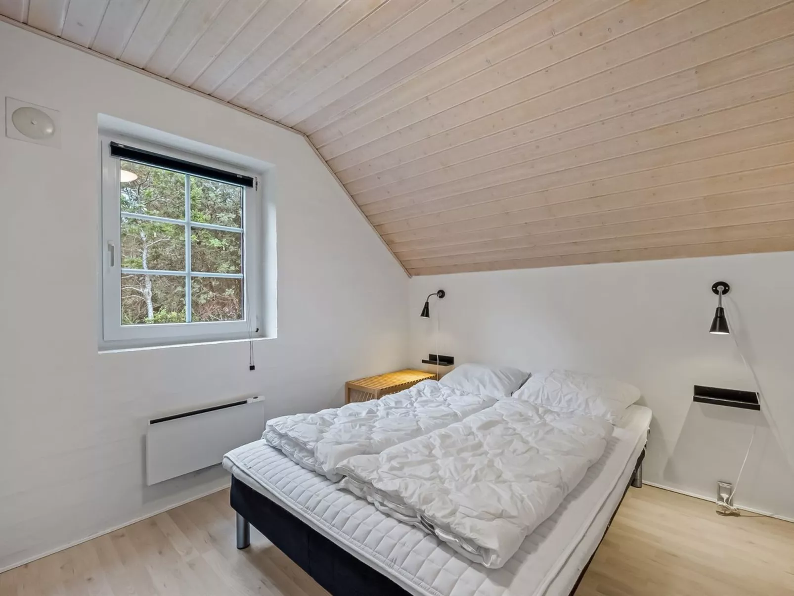 "Botmar" - 1.5km from the sea-Inside