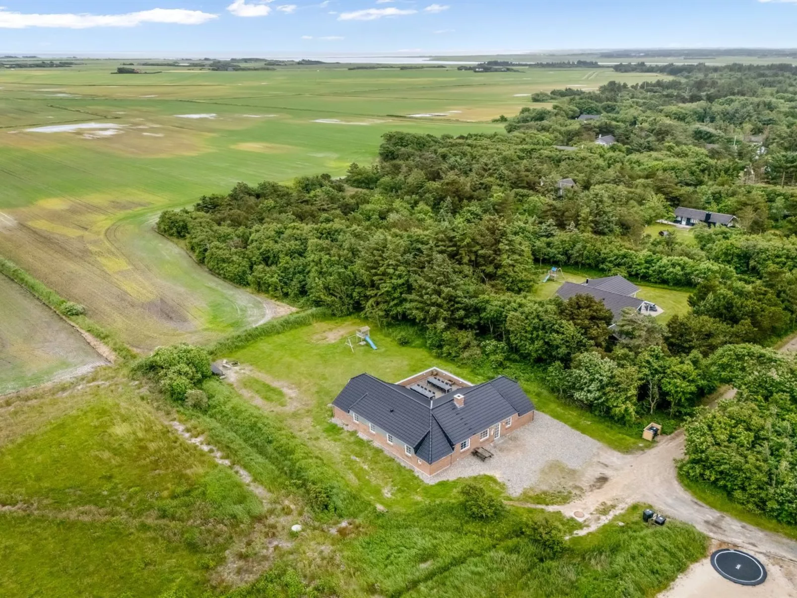 "Botmar" - 1.5km from the sea-Outside